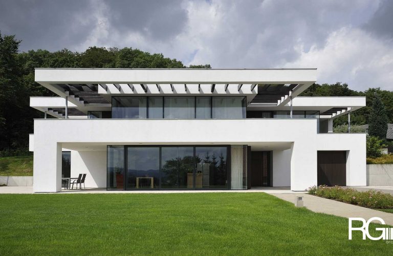 Architekt Praha – Radomír Grafek – projekt minimalistické rodinné vily „pod Hrádkem“